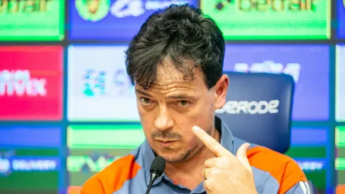 Fernando Diniz, treinador do Cruzeiro, na sua apresentação oficial - Foto: Fernando Moreno/AGIF