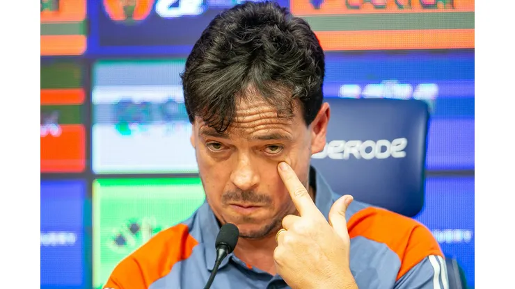 Cruzeiro apresentou Fernando Diniz em semana de decisão na Sul-Americana (Foto: Fernando Moreno/AGIF)