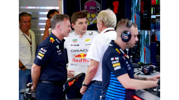 Verstappen, Horner e sua equipe no GP de Baku, Azerbaijão