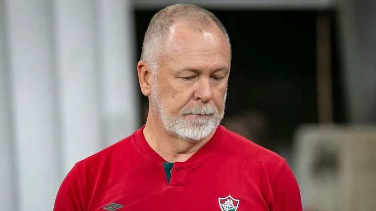 Mano Menezes apontou culpado por eliminação da equipe