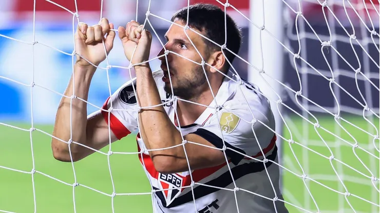 Vitória do Botafogo tem "recadinho" de Calleri.