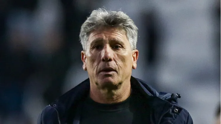 Renato Gaúcho, técnico do Grêmio em ação pelo Brasileirão - Foto: Leonardo Hubbe/AGIF