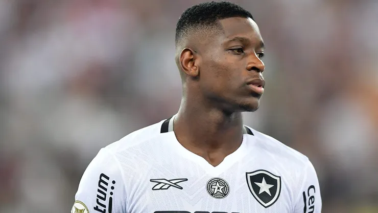 Luiz Henrique precisou ser substituído após mal-estar em campo