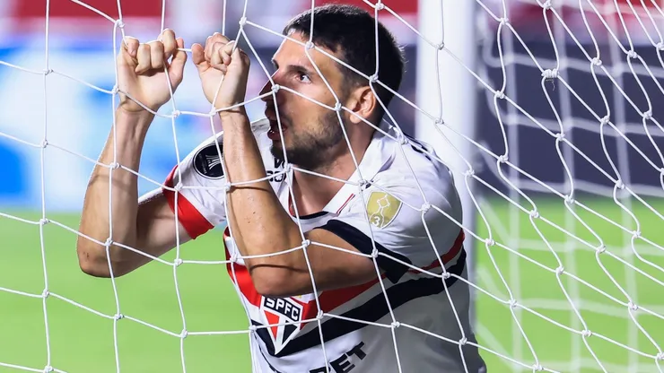 Calleri. atacante do São Paulo lamenta gol perdido - Foto: Marcello Zambrana/AGIF