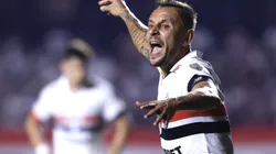 São Paulo e Corinthians protagonizam clássico pela 28ª rodada.