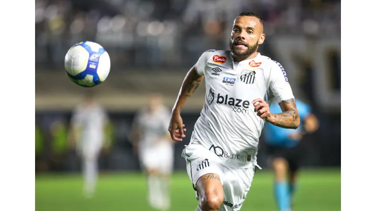 Santos e Operário-PR lutam pela 29ª rodada.