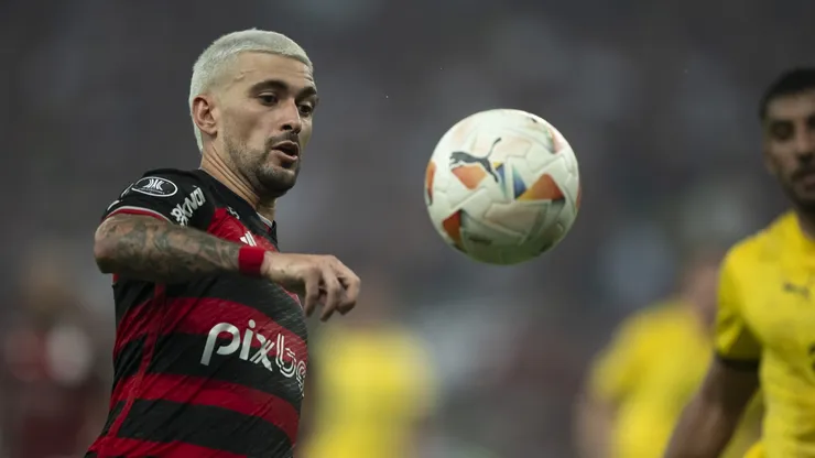 Meio-campista uruguaio deve começar entre reservas. Jorge Rodrigues/AGIF.