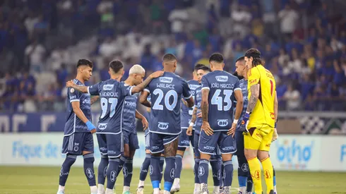 MG – BELO HORIZONTE – 15/09/2024 – BRASILEIRO A 2024, CRUZEIRO X SAO PAULO – Jogadores do Cruzeiro durante entrada em campo para partida contra o Sao Paulo no estadio Mineirao pelo campeonato Brasileiro A 2024. Foto: Gilson Lobo/AGIF