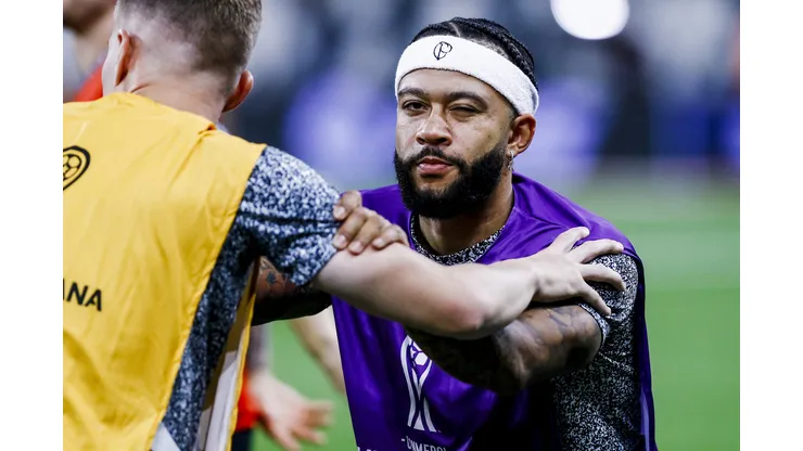 O que Memphis Depay está achando do nível do futebol brasileiro? Ele responde!