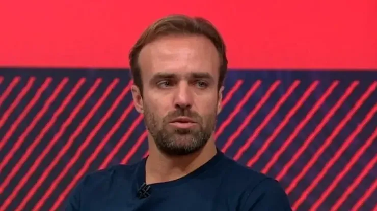 Roger Flores exaltou o São Paulo de Zubeldía.