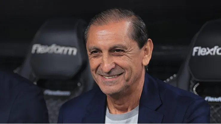 Ramón Díaz no comando do Corinthians. Foto: Ettore Chiereguini/AGIF