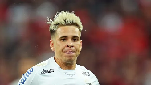 Soteldo com a camisa do SFC.