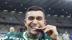 Dudu comemorando título pelo Verdão.