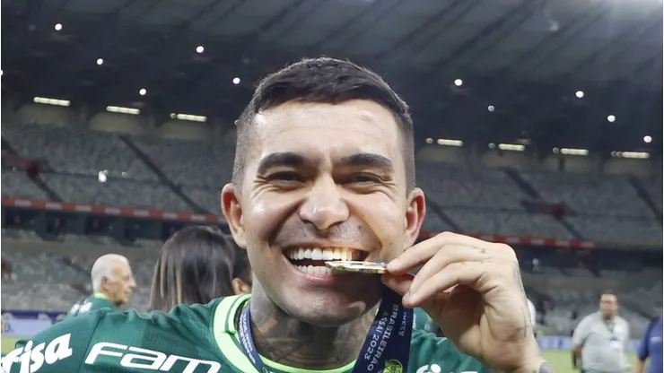 Dudu comemorando título pelo Verdão.