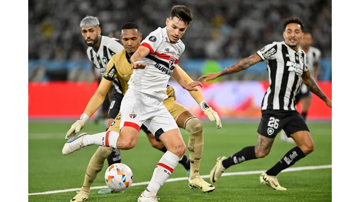 SPP Sport Press Photo. / Alamy Stock Photo | São Paulo e Botafogo disputam vaga nas semifinais da Copa Libertadores