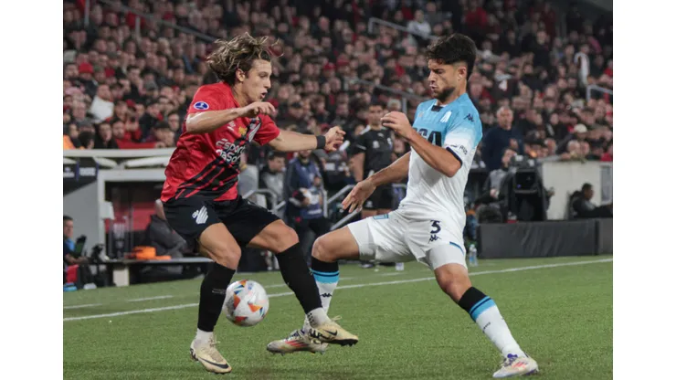 Racing eliminou o Athletico-PR nas quartas da Sul-Americana.