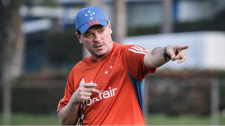 Diniz durante treinamento realizado ontem (24). Foto: Gustavo Aleixo/Cruzeiro