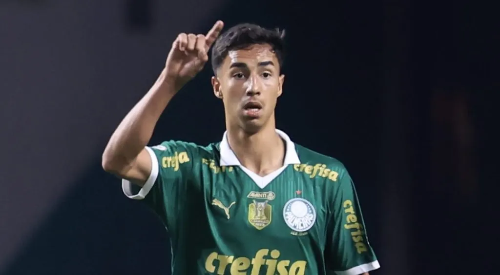 Vitor Reis em jogo do Palmeiras