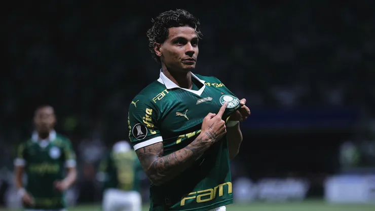 Volante colombiano renovou recentemente com o Alviverde