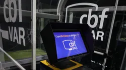 Cabine de Video do Arbitro de campo VAR (recurso de video) vista antes da partida entre Atletico-MG e Sao Paulo no estadio Arena MRV pelo campeonato Copa Do Brasil 2024.