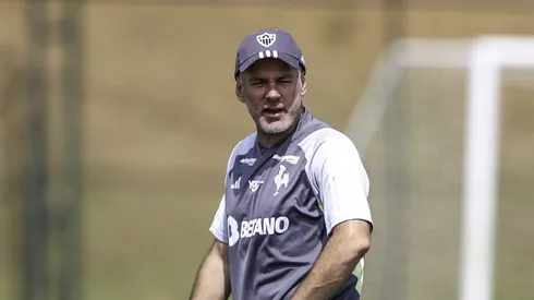 Gabriel Milito em ação na Cidade do Galo - Foto: Paulo Henrique França / Atlético