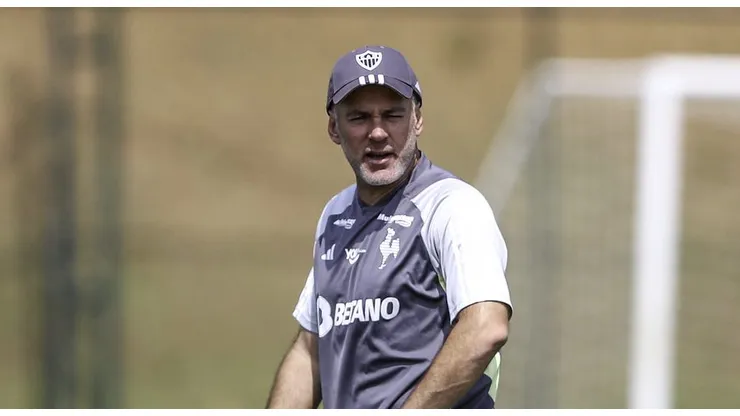 Gabriel Milito em ação na Cidade do Galo - Foto: Paulo Henrique França / Atlético