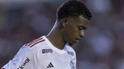 GO - GOIANIA - 14/04/2024 - BRASILEIRO A 2024, ATLETICO-GO X FLAMENGO - Carlinhos jogador do Flamengo durante partida contra o Atletico-GO no estadio Serra Dourada pelo campeonato Brasileiro A 2024. Foto: Heber Gomes/AGIF