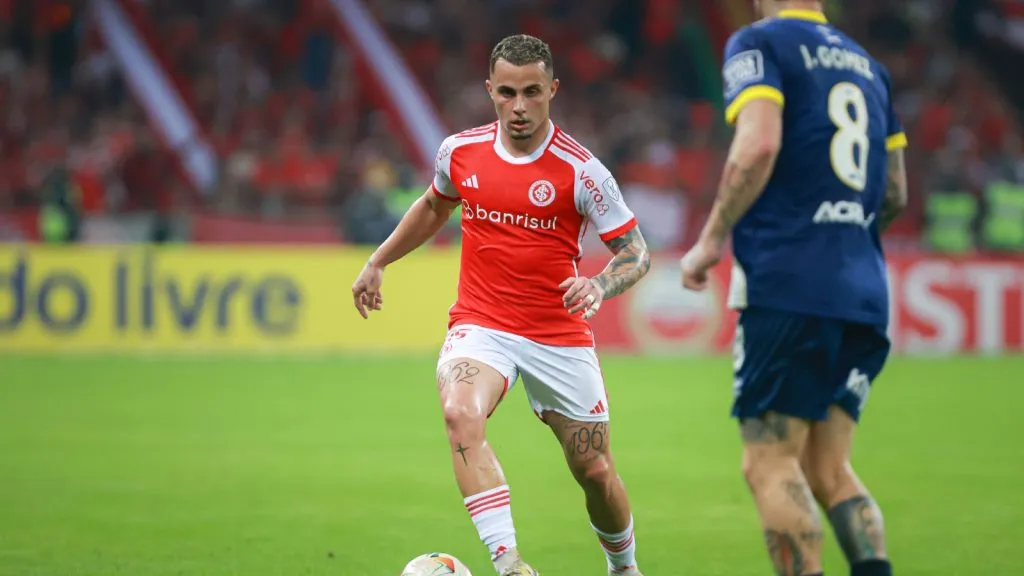 Bruno Gomes em jogo pelo Internacional. Maxi Franzoi/AGIF.