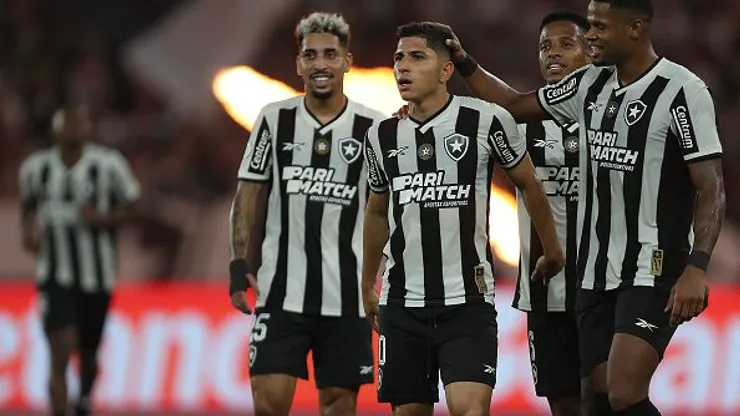 Jefferson Savarino faz temporada incrível pelo Glorioso.