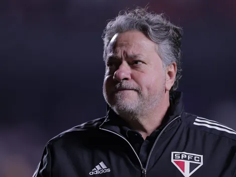 Casares mostra apoio ao time antes do jogo contra Botafogo