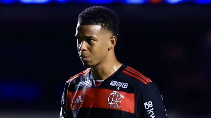 SP - SAO PAULO - 03/08/2024 - BRASILEIRO A 2024, SAO PAULO X FLAMENGO - Carlinhos jogador do Flamengo durante partida contra o Sao Paulo no estadio Morumbi pelo campeonato Brasileiro A 2024. Foto: Marcello Zambrana/AGIF