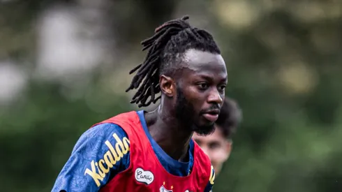 Yusupha Njie não é aproveitado por Carille no Santos. Foto: Raul Baretta/ Santos FC