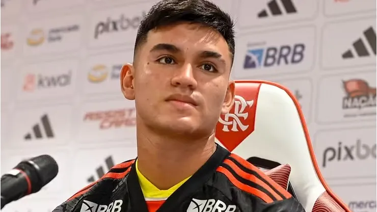 Carlos Alcaraz em sua apresentação no Flamengo. Foto: Marcelo Cortes/CRF