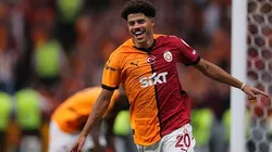 Gabriel Sara, do Galatasaray comemora o terceiro golo da sua equipa durante a grande partida turca entre o Galatasaray e o Rizespor no Rams Park Stadium