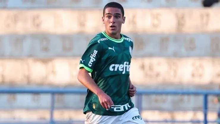 Vitor Figueiredo, durante treino no CT do Palmeiras para aquecimento e alinhamento com o elenco