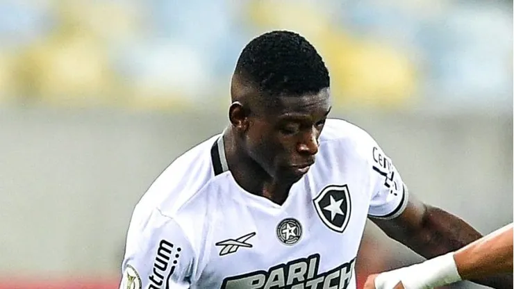 RJ - RIO DE JANEIRO - 21/09/2024 - BRASILEIRO A 2024, FLUMINENSE X BOTAFOGO - Luiz Henrique jogador do Botafogo durante partida contra o Fluminense no estadio Maracana pelo campeonato Brasileiro A 2024. Foto: Thiago Ribeiro/AGIF