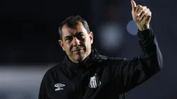 SP - SANTOS - 15/07/2024 - BRASILEIRO B 2024, SANTOS X ITUANO - Fabio Carille tecnico do Santos antes da partida contra o Ituano no estadio Vila Belmiro pelo campeonato Brasileiro B 2024. Foto: Reinaldo Campos/AGIF
