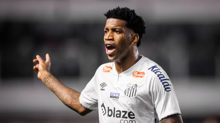 Gil projeta duelo decisivo entre Santos x Novorizontino pela Série B