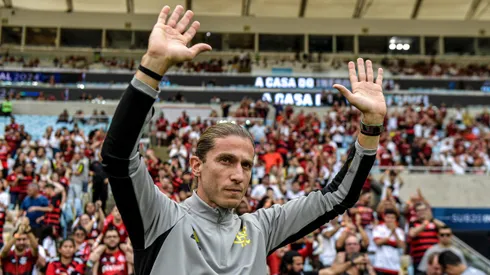RJ - RIO DE JANEIRO - 24/08/2024 - FINAL MUNDIAL SUB20, FLAMENGO X OLIMPYACOS - Filipe Luis tecnico do Flamengo durante partida contra o Olimpyacos no estadio Maracana pelo campeonato Mundial sub 20. Foto: Thiago Ribeiro/AGIF
