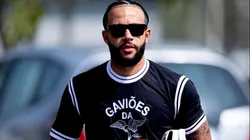 Memphis Depay chegando em treinamento no CT Joaquim Grava, no dia 20/09/2024.Foto: Rodrigo Coca/Ag. Corinthians
