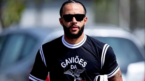 Memphis Depay chegando em treinamento no CT Joaquim Grava, no dia 20/09/2024.Foto: Rodrigo Coca/Ag. Corinthians