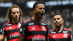 Carlinhos jogador do Flamengo comemora seu gol durante partida contra o Atletico-MG no estadio Arena MRV pelo campeonato Brasileiro A 2024. Foto: Gilson Lobo/AGIF