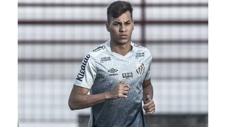 Kaio Jorge revela detalhes de sua saída do Santos e nega ingratidão