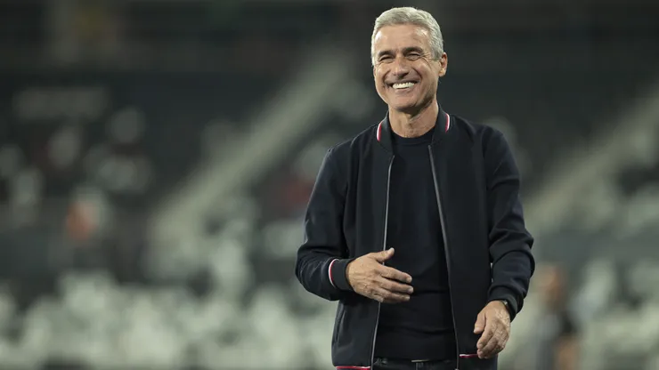 Luís Castro aceita treinar o Flamengo na vaga de Tite