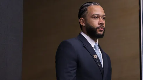 Atacante holandês vive expectativa de estrear pelo novo clube