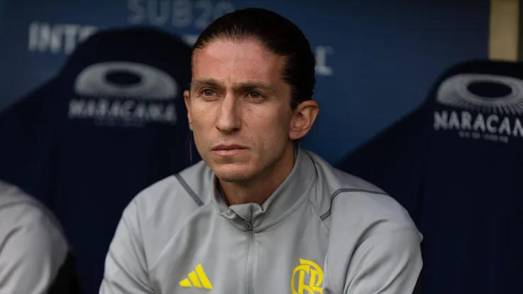 Técnico do Sub-20, Filipe Luís ganha força para assumir interinamente o Flamengo até dezembro