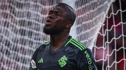 BA - PORTO ALEGRE - 29/10/2023 - BRASILEIRO A 2023, INTERNACIONAL X CORITIBA - Valencia jogador do Internacional lamenta durante partida contra o Coritiba no estadio Beira-Rio pelo campeonato Brasileiro A 2023. Foto: Maxi Franzoi/AGIF