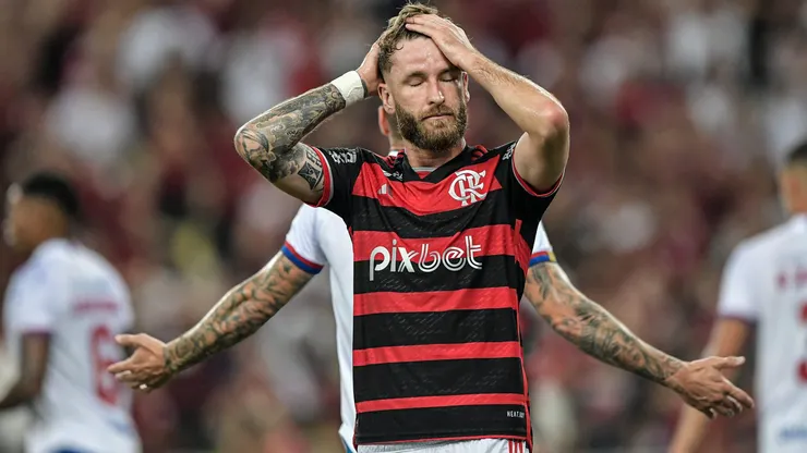 Léo Pereira jogador do Flamengo lamenta durante partida. Foto: Thiago Ribeiro/AGIF