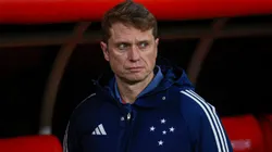 Fernando Seabra é criticado pela torcida do Cruzeiro após vitória sobre o Libertad