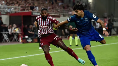 Lateral é titular incontestável no Olympiacos. Milos Bicanski/Getty Images.